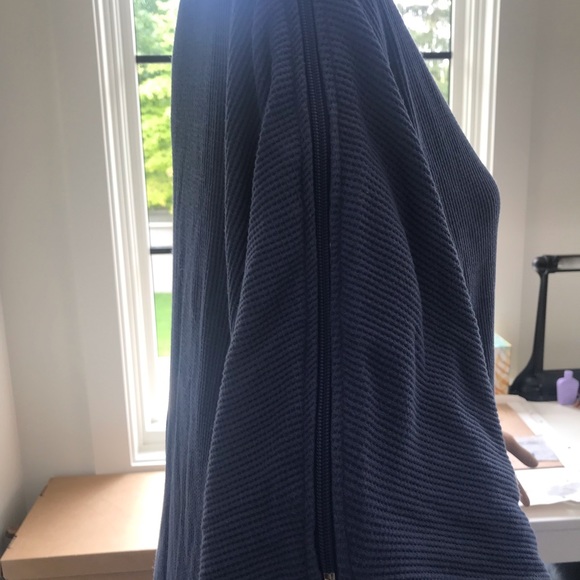 Robe-Perfect OSFM men and women. - Picture 3 of 6